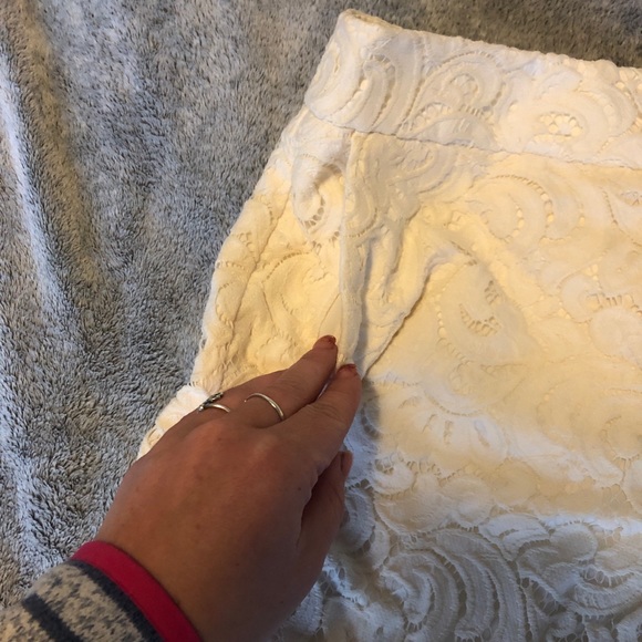 express lace shorts - Picture 2 of 5